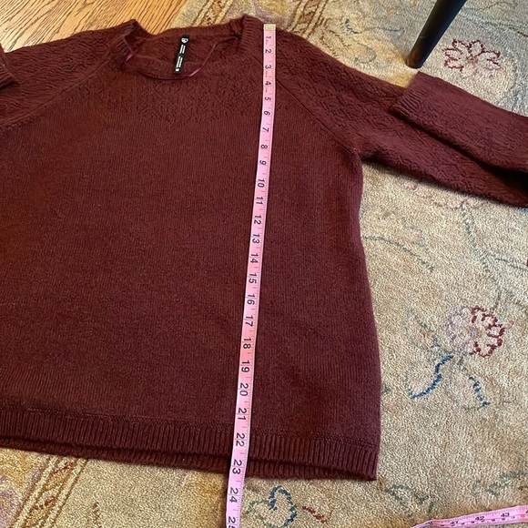 Kuhl burgundy knit sweater - Picture 9 of 9